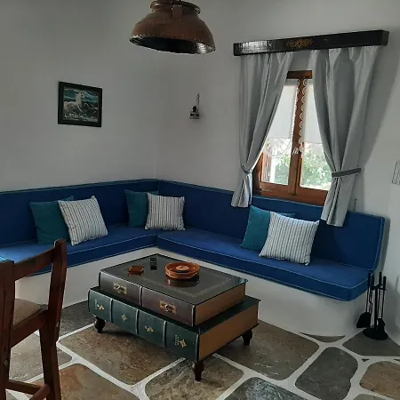 Traditional House By The Holiday home
