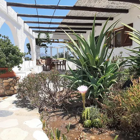 Traditional House By The * Ajía Theodóti