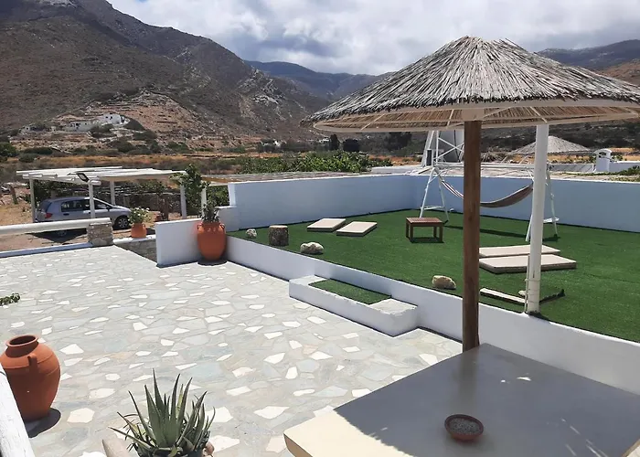 Traditional House By The Nyaraló *