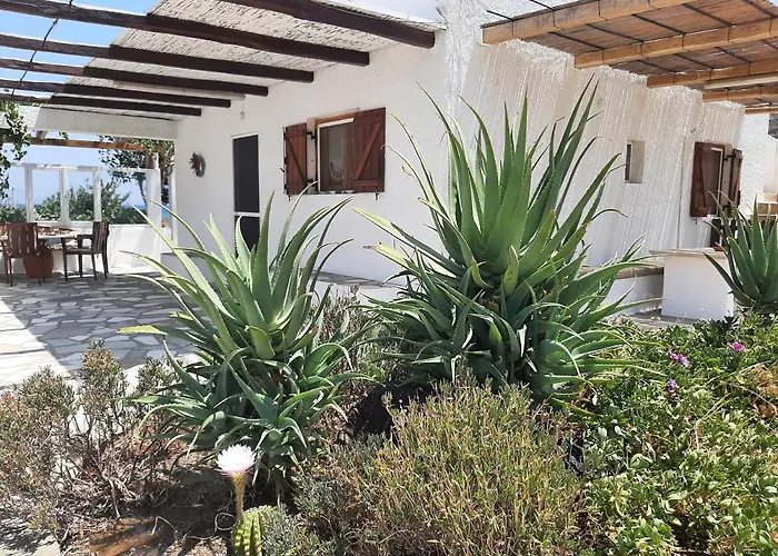 Nyaraló Traditional House By The *