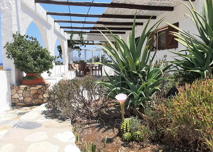 Traditional House By The * Ajía Theodóti