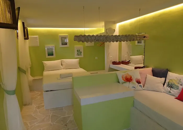 Nyaraló Traditional House By The Ajía Theodóti