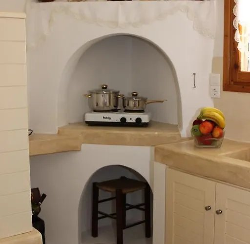 Traditional House By The Nyaraló *