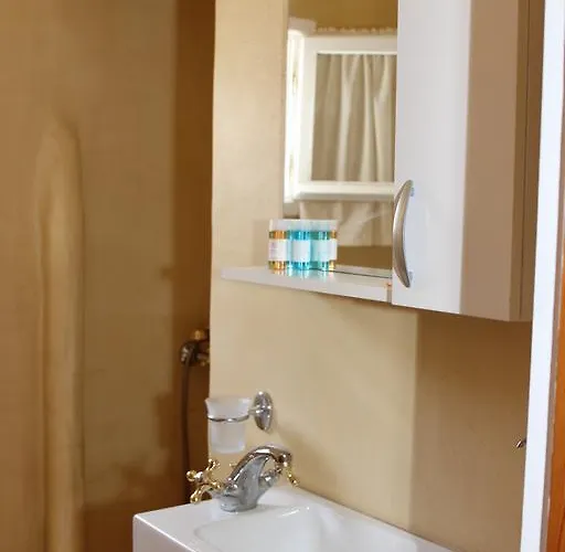 Traditional House By The Ajía Theodóti