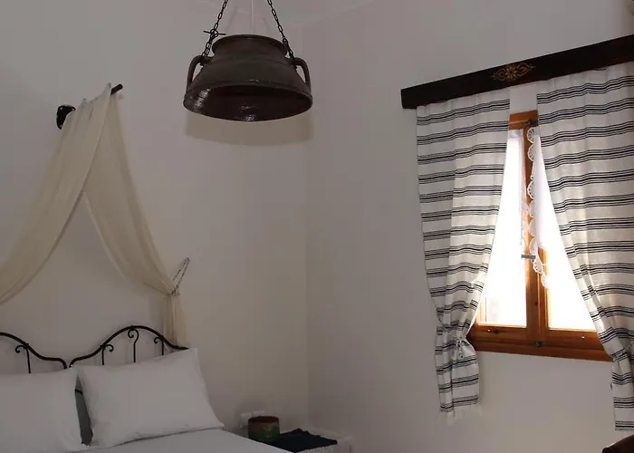 Nyaraló Traditional House By The Ajía Theodóti